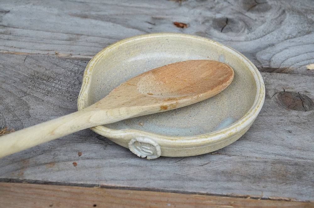 Poggia cucchiaio in gres - colore crema