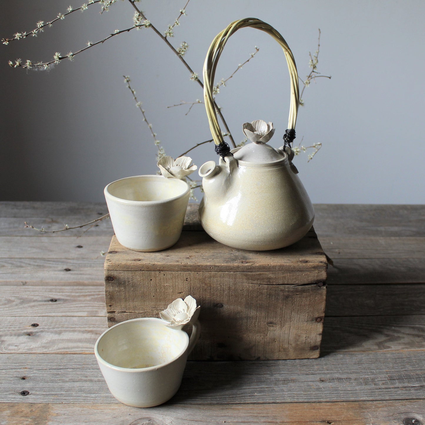 Set Teiera in gres "Anemone" + due tazze