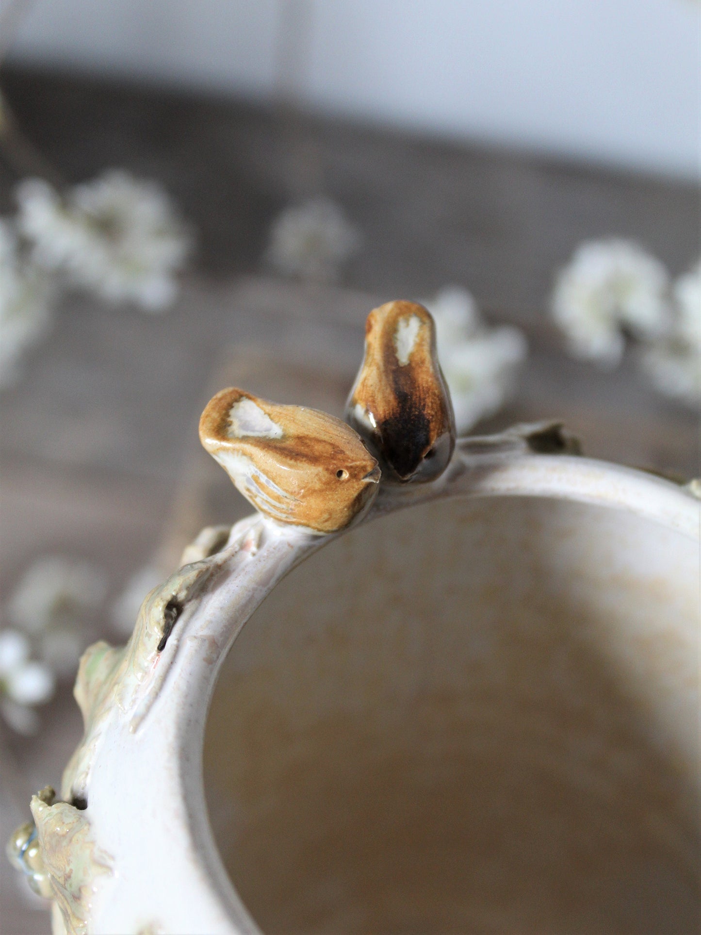 Romantico vaso in gres con due uccellini, rovi e more  - IN PRODUZIONE - gres -