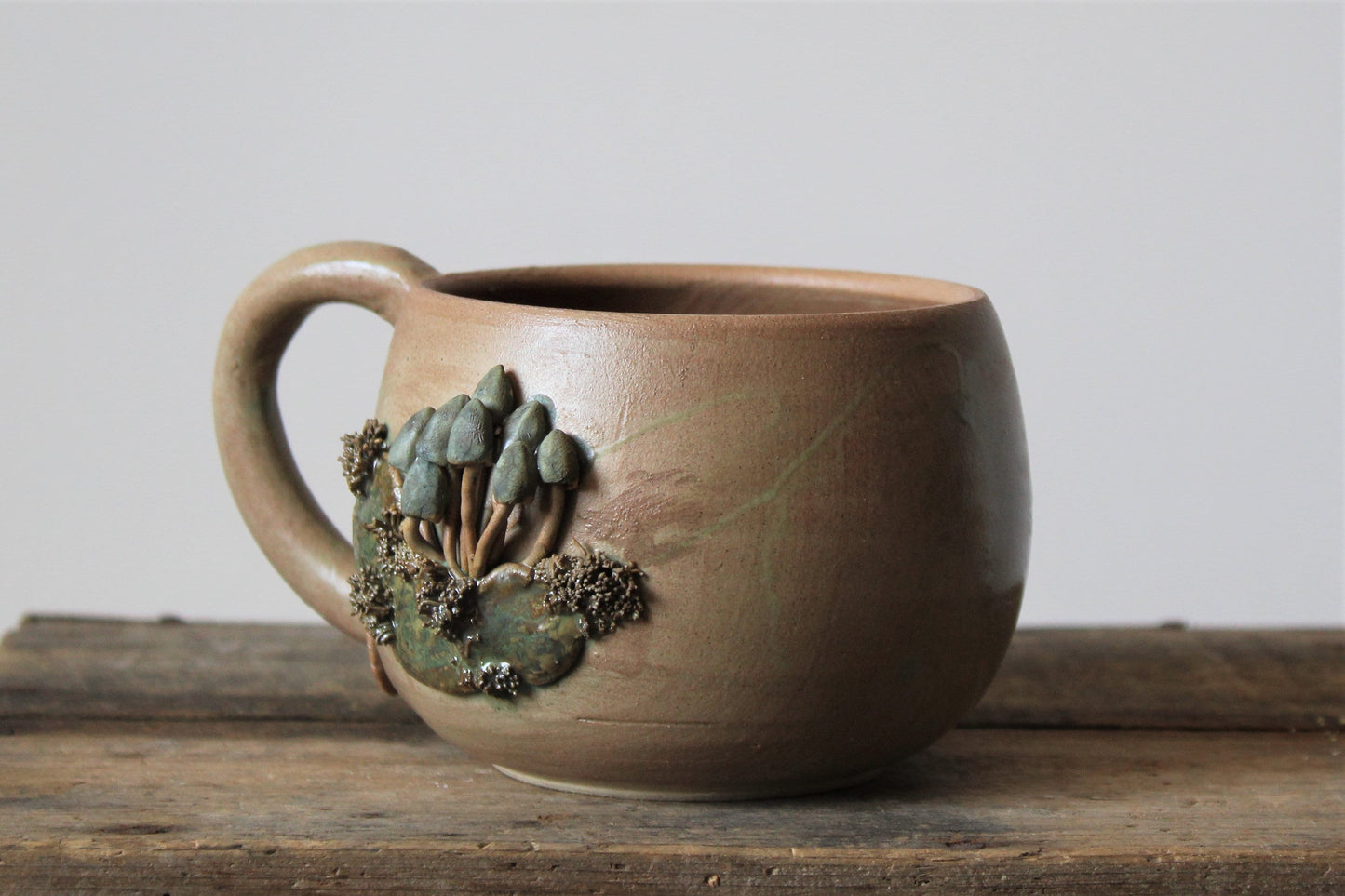 Tazza in gres  con funghetti blue  -  gres