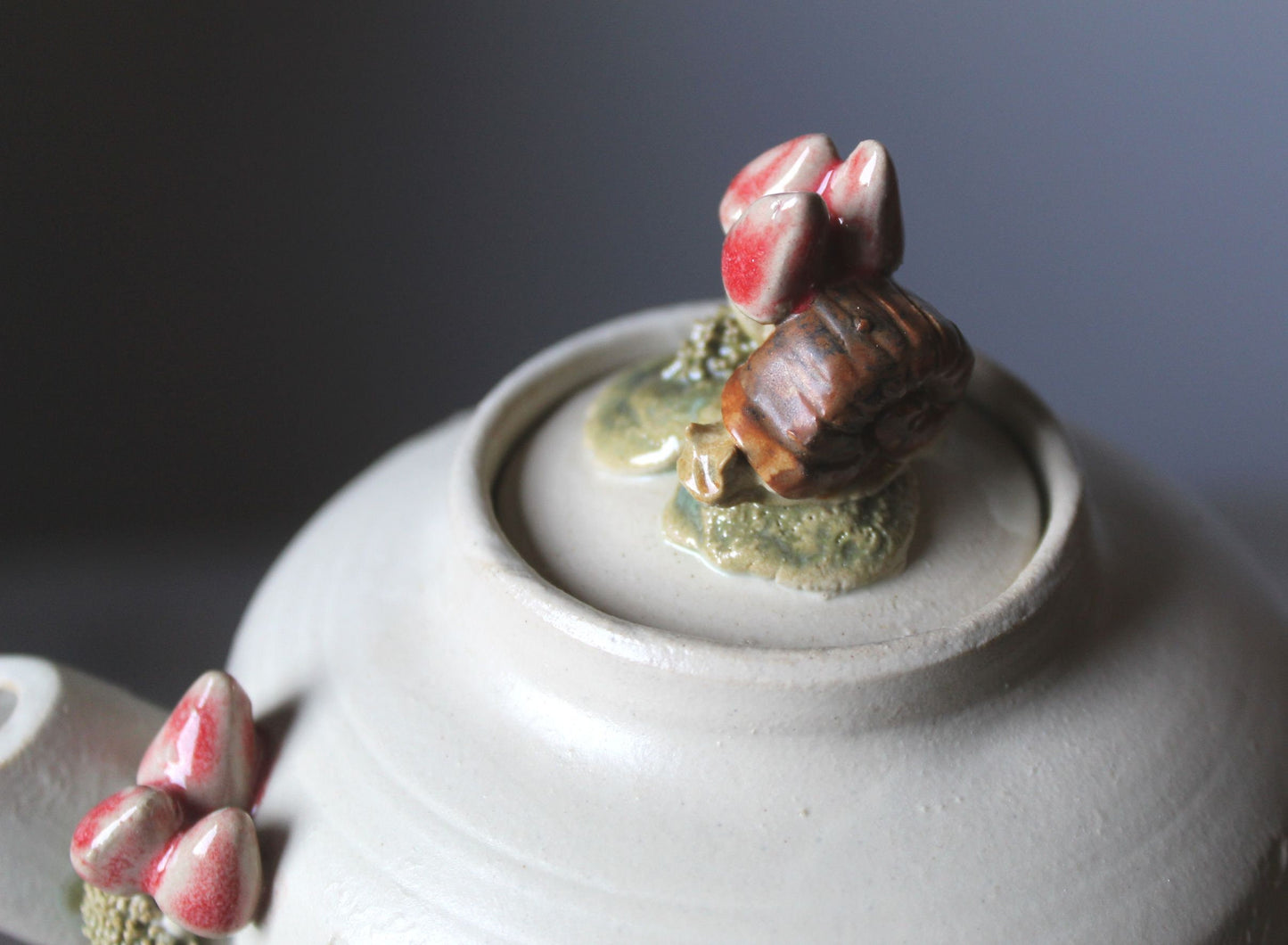 Teiera con funghi rossi e lumachina - IN PRODUZIONE -  gres