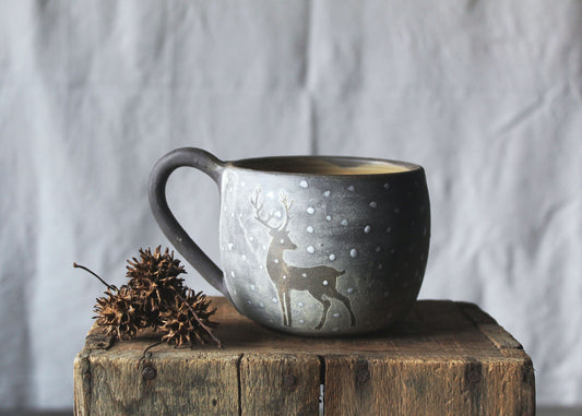 Tazza in gres  "Il cervo in ascolto"  -  gres - IN PRODUZIONE