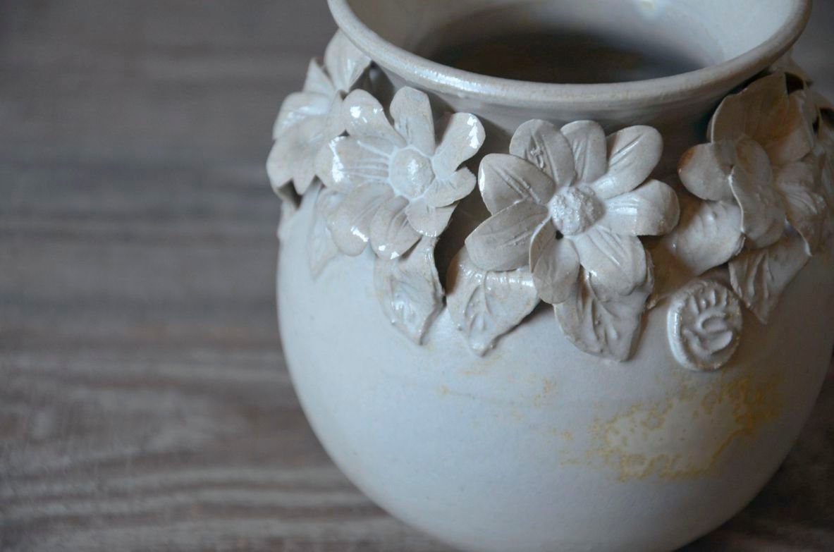 Vaso sferico bianco "Margherite"