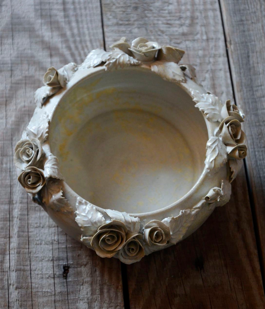 Romantica piccola ciotola/vaso avorio in gres con fiori di  rosa  - gres -