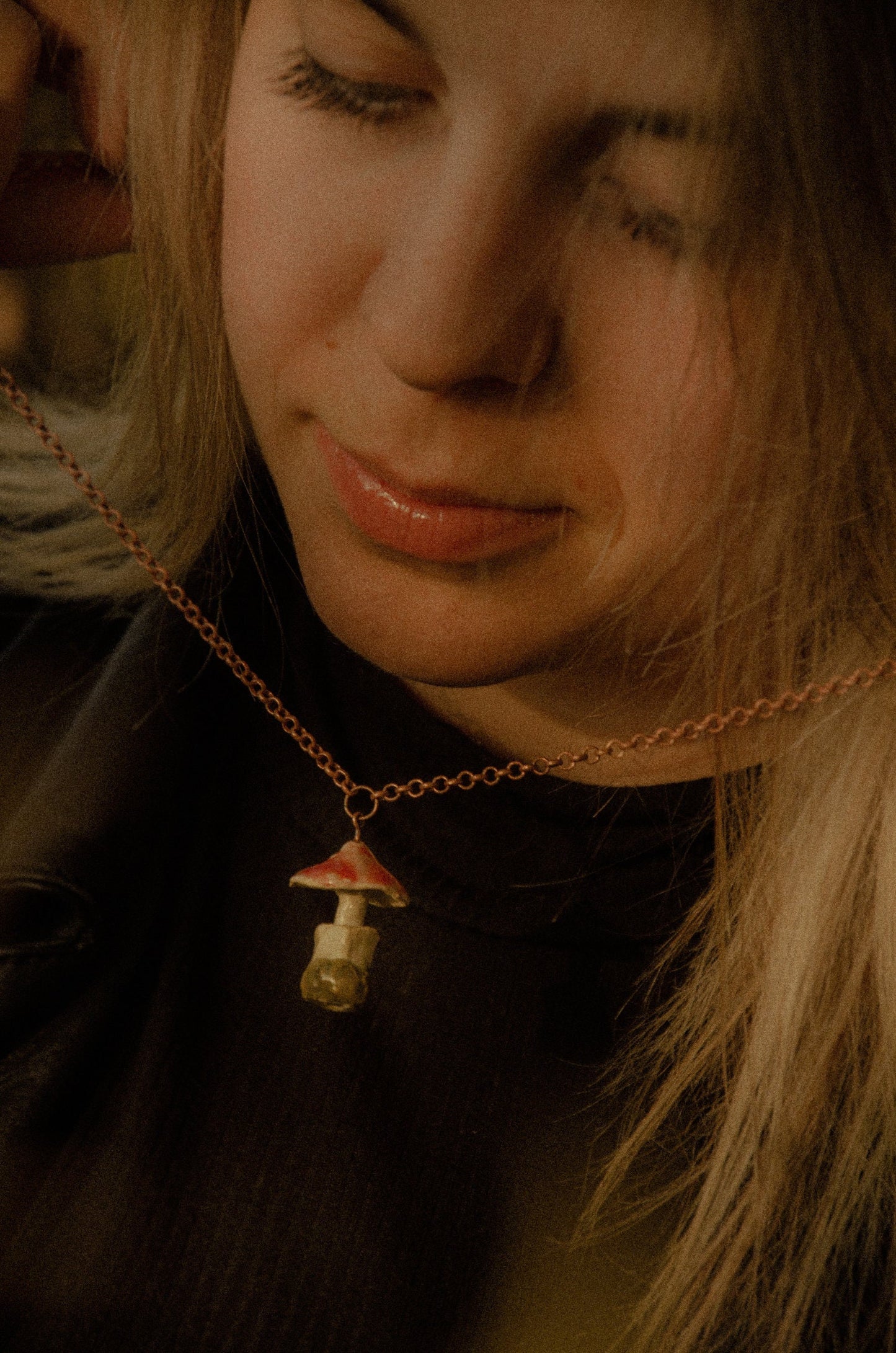 Amanite - Collana con un fungo in gres