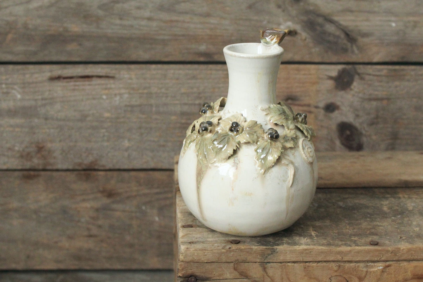 Romantico vaso a bottiglia - SU ORDINAZIONE - in gres con rovi e uccellino - gres -
