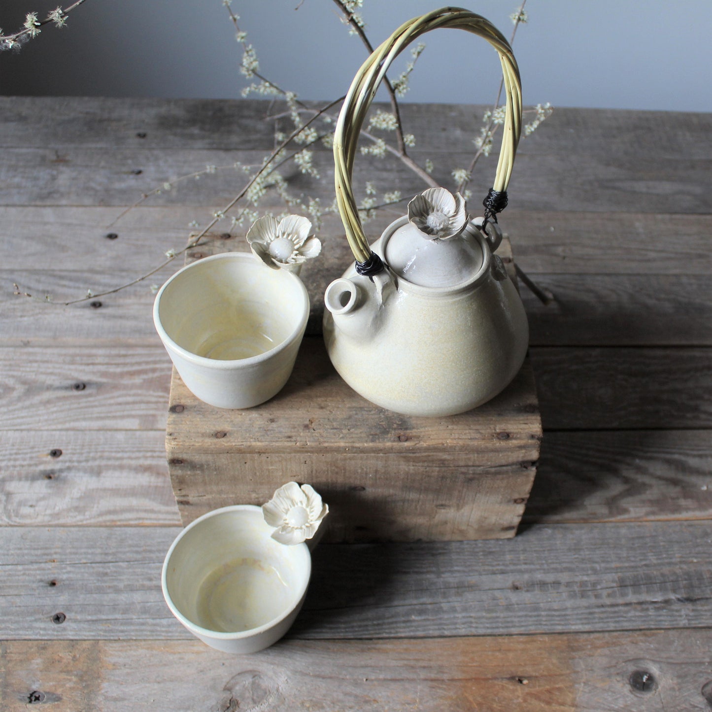 Set Teiera in gres "Anemone" + due tazze