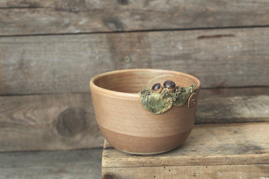 Ciotola in gres decorata con funghi porcini e muschio