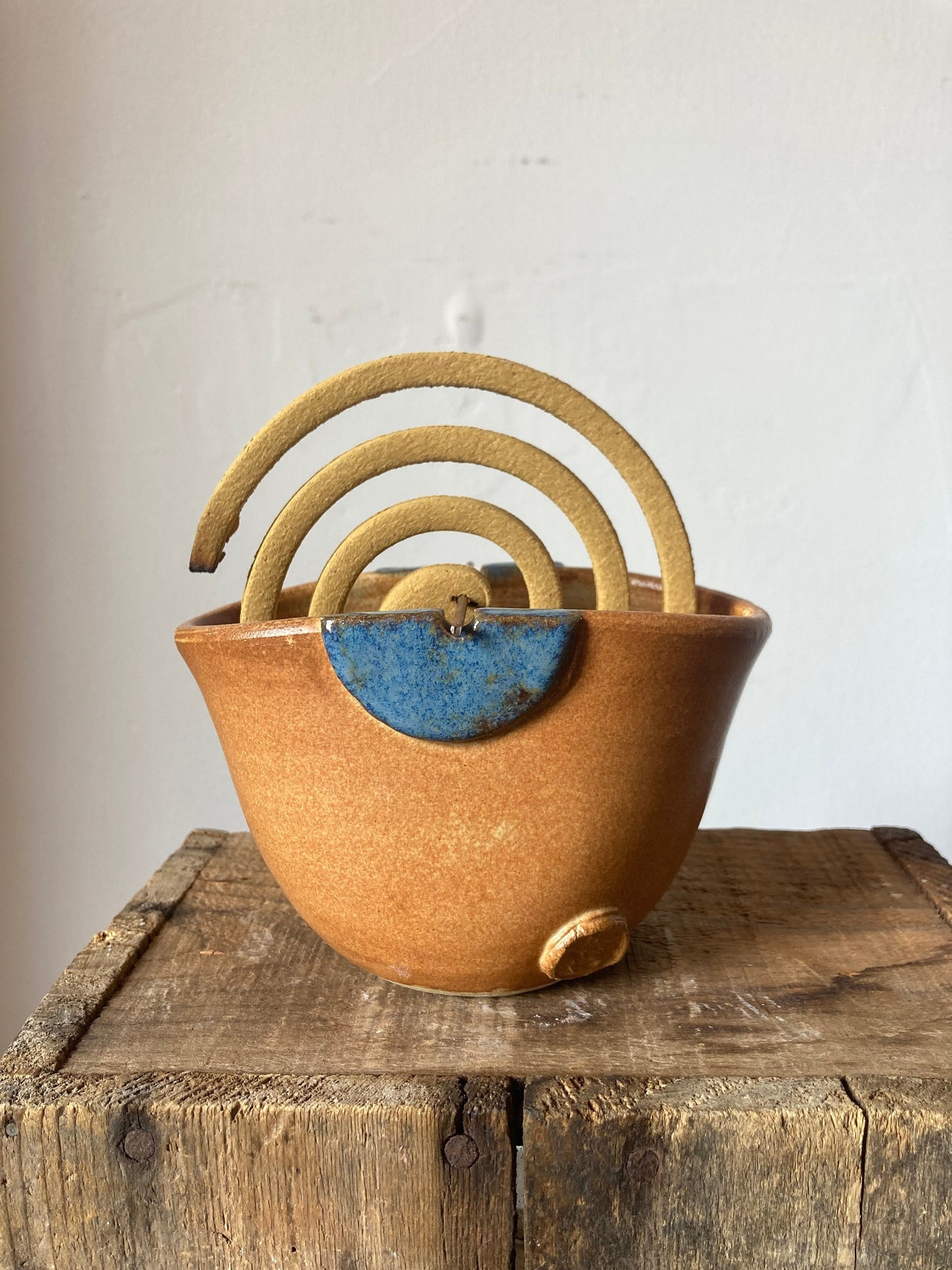 Porta zampirone in ceramica arancione e blu