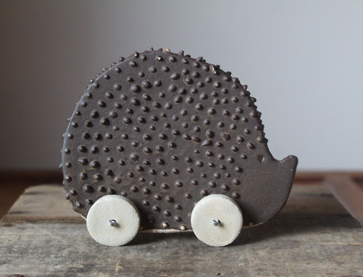 Riccio di ceramica con ruote - Home decor