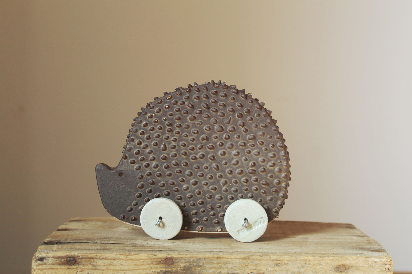 Riccio di ceramica con ruote - Home decor