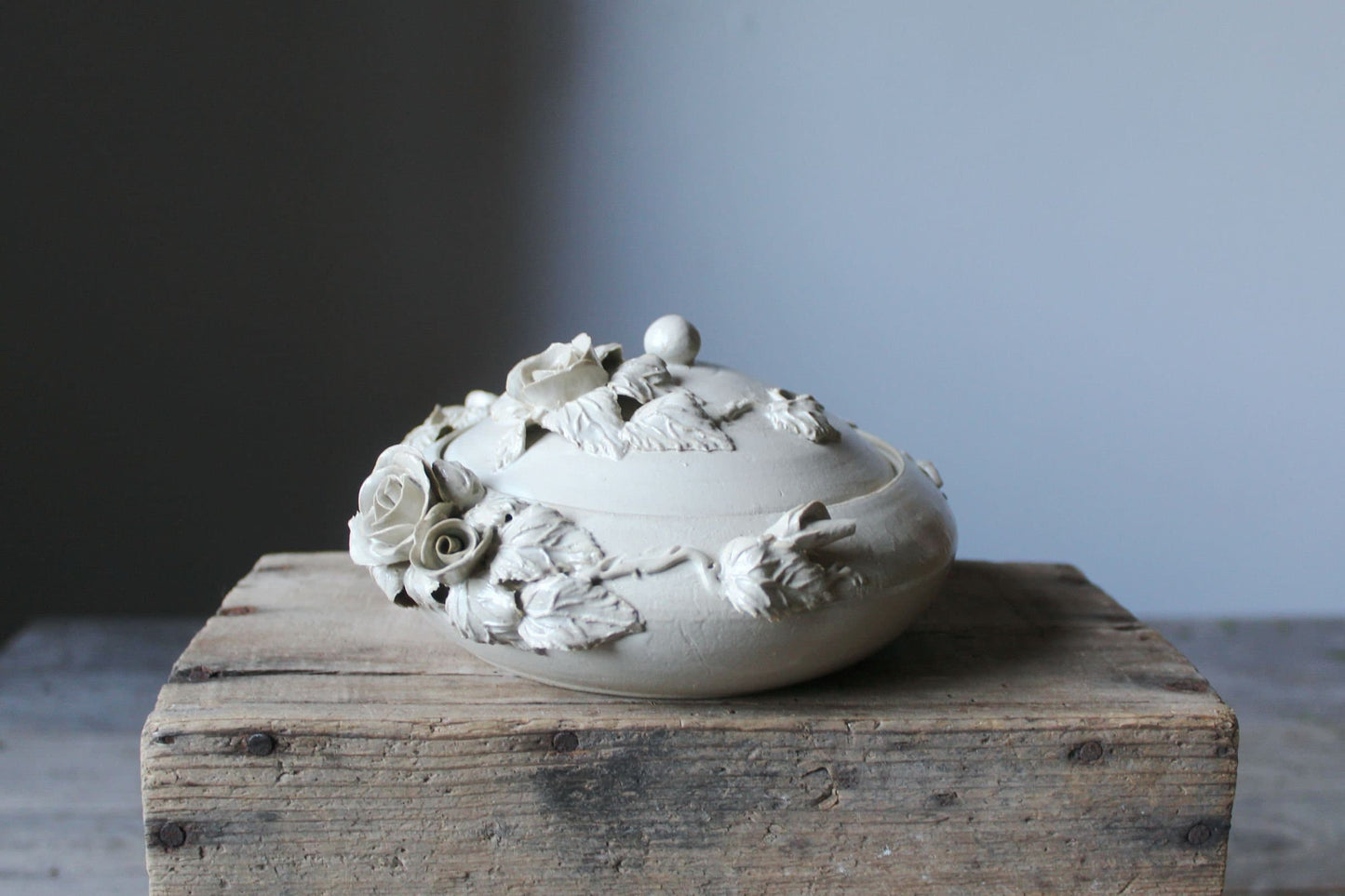 Scatola in gres per contenere caramelle o zucchero . Prodotto artigianale