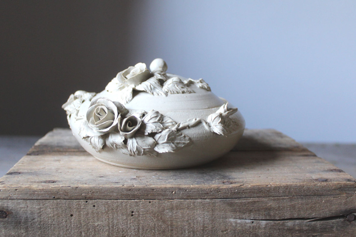 Scatola in gres per contenere caramelle o zucchero . Prodotto artigianale