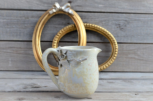 Brocca per il latte / lattiera "Alice nel paese delle meraviglie" color crema con rose  - IN PRODUZIONE- gres