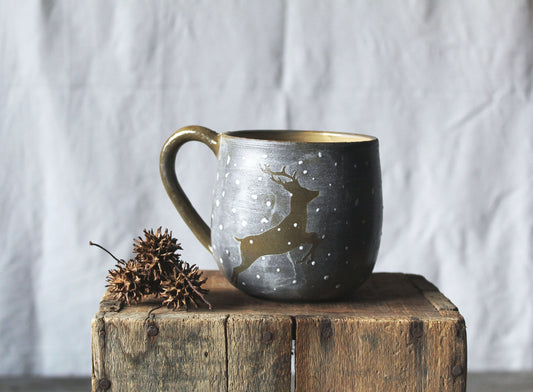 Tazza in gres  "Il cervo che salta "  -  gres - IN PRODUZIONE