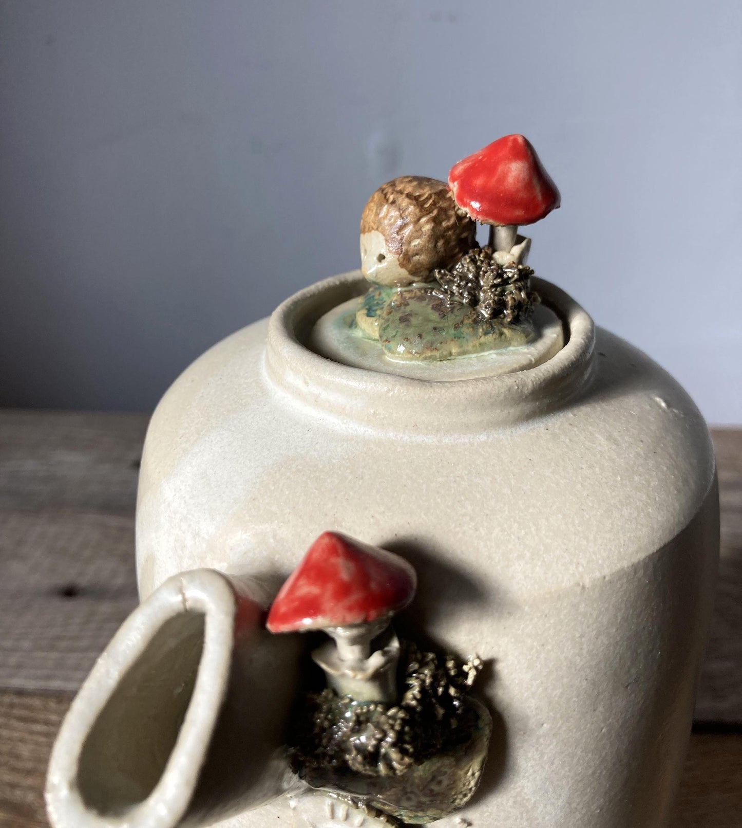 Teiera con riccio e amanite - gres
