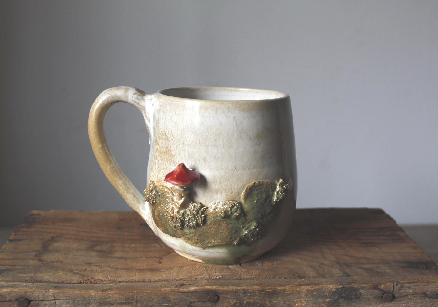 Tazza in gres  "Amanite"  -  smalto chiaro - gres -