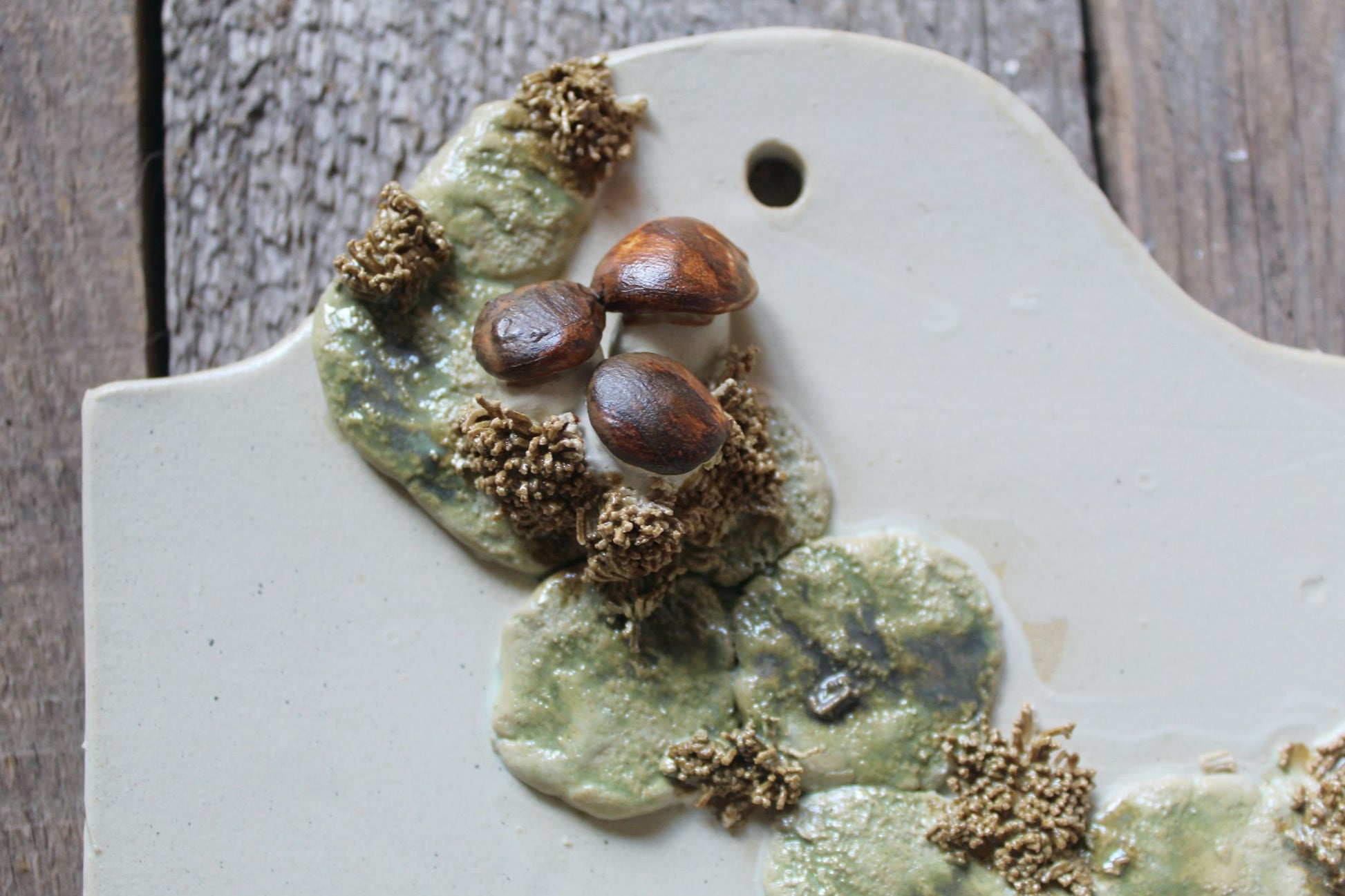 portasapone da appendere con porcini e muschio 