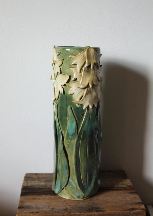 Vaso in gres cilindrico ispirato a un'opera di ROusseau