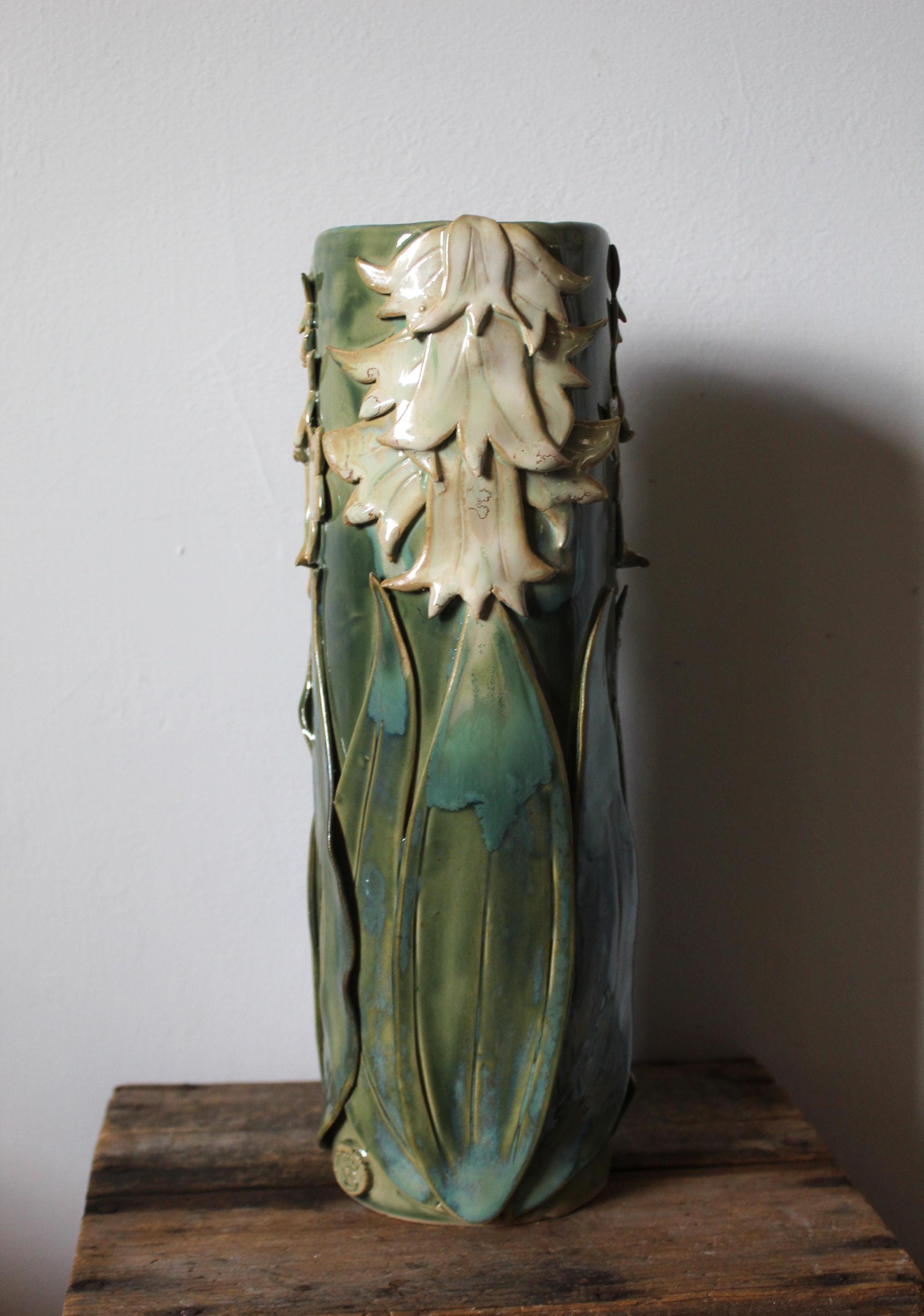 Vaso in gres cilindrico ispirato a un'opera di ROusseau