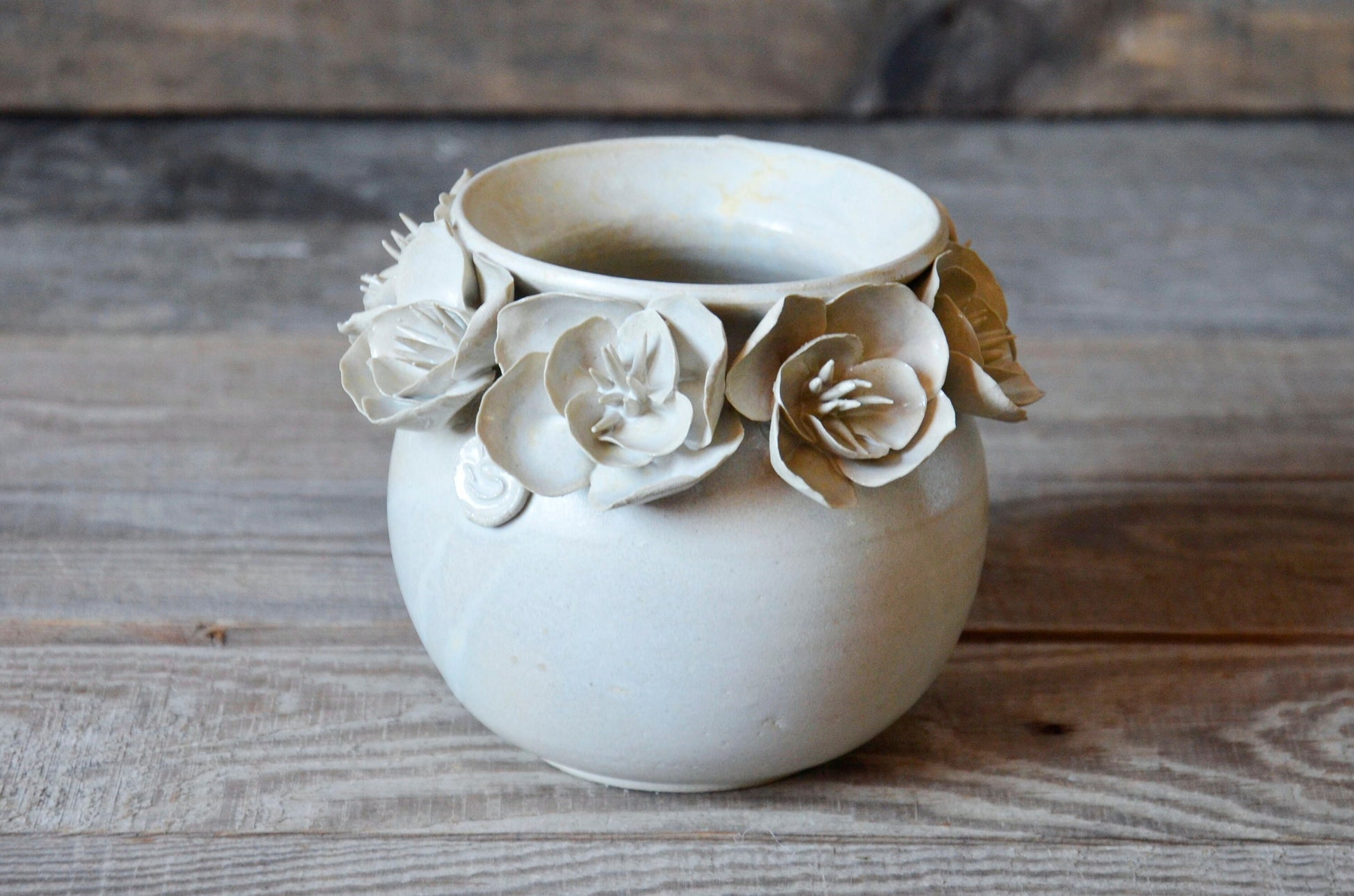 vaso in gres bianco per fiori